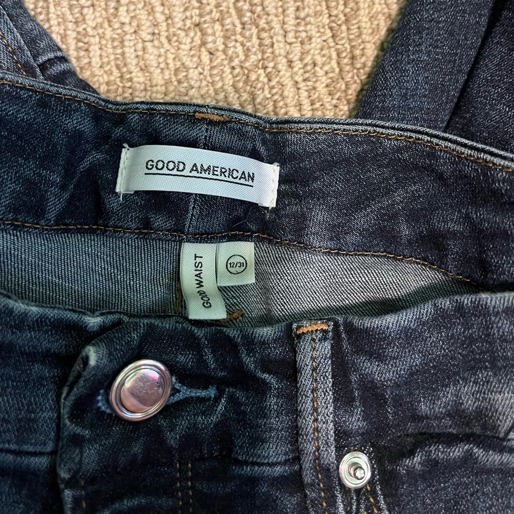 Good American Jeans - Picture 5 of 6